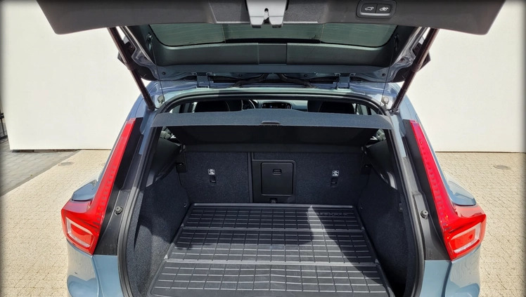 Volvo XC 40 cena 151111 przebieg: 32180, rok produkcji 2023 z Krzyż Wielkopolski małe 436